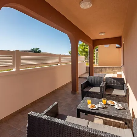 House K&l Holiday home Vir