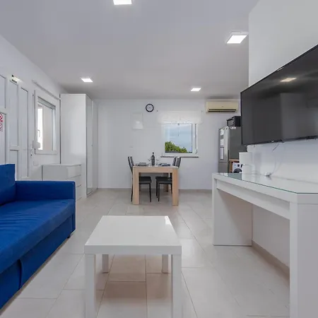 House K&l Nyaraló Vir