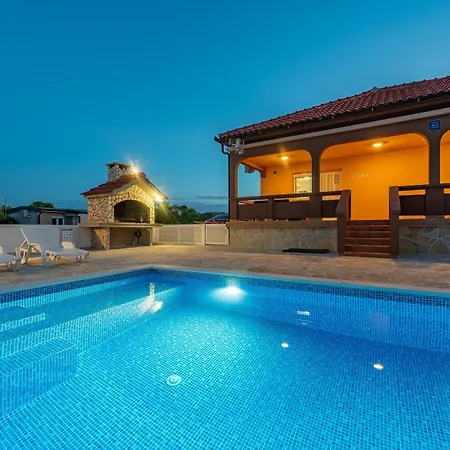 House K&l Nyaraló *