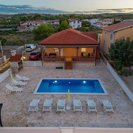 House K&l Nyaraló