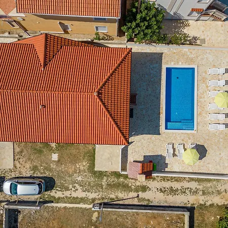 House K&l Nyaraló Vir